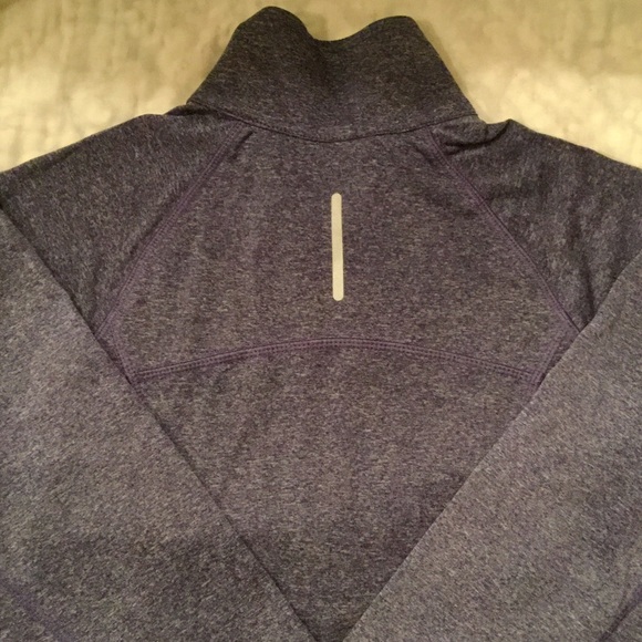 Reebok activewear top, like new! - Picture 7 of 9